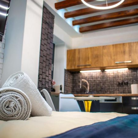 St. Tatti Luxury Studio Apartment เทสซาโลนิกิ ภายนอก รูปภาพ