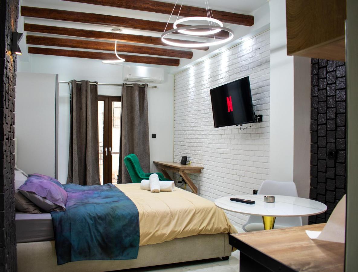 St. Tatti Luxury Studio Apartment เทสซาโลนิกิ ภายนอก รูปภาพ